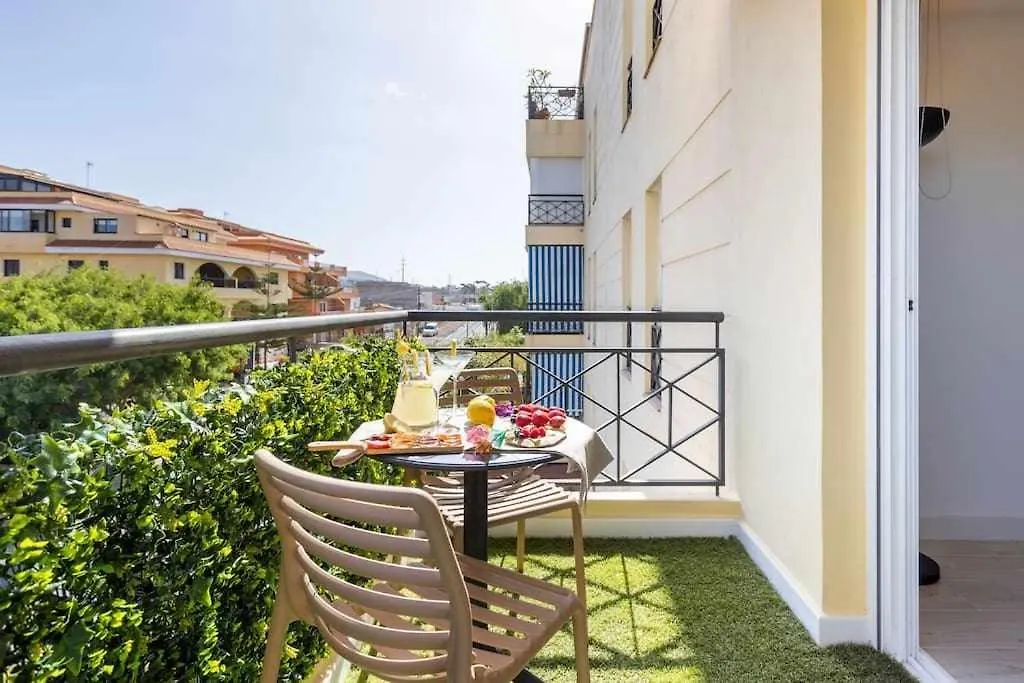 Sunnyland Apartment Arona Cho