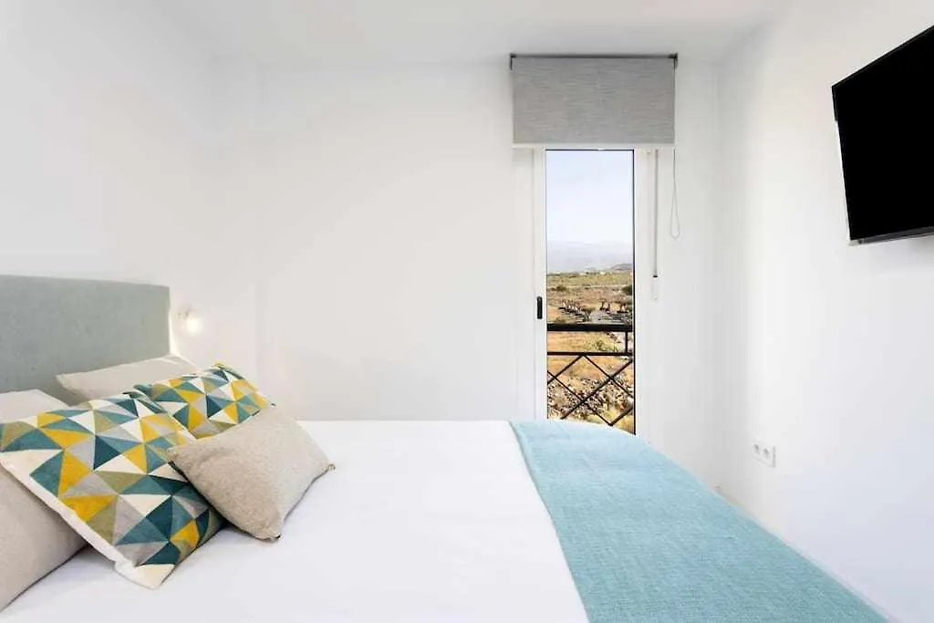 Sunnyland Apartment Arona Cho
